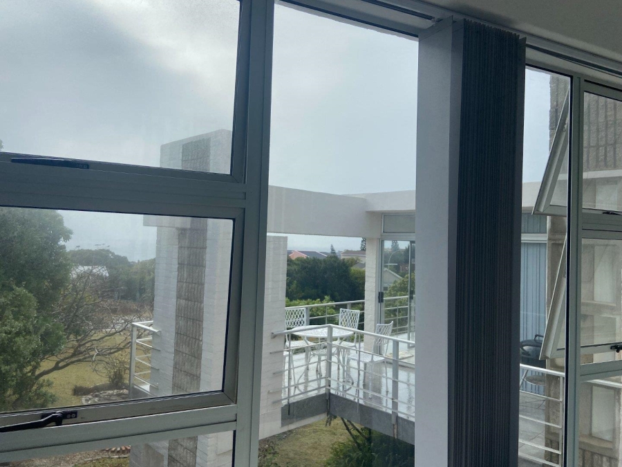 3 Bedroom Property for Sale in Wavecrest Eastern Cape